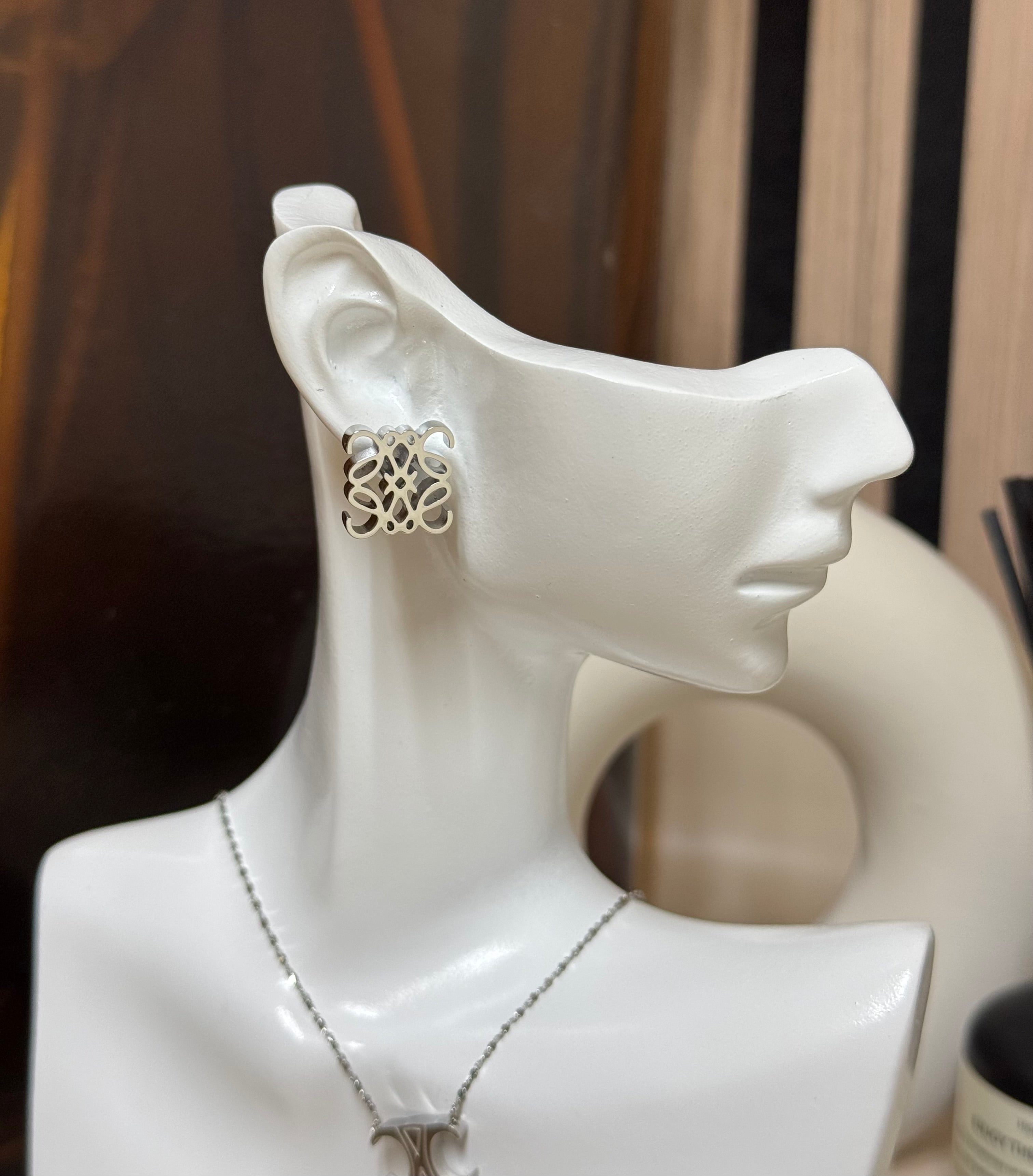 Boucles d’oreilles inspi loewe argenté