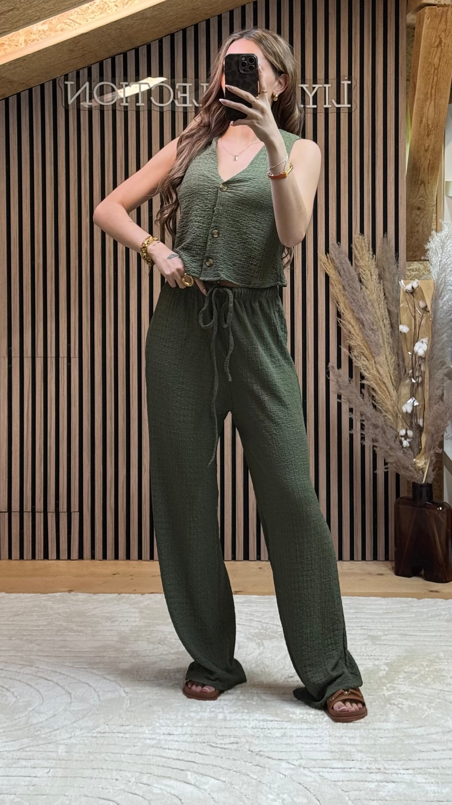 Ensemble Ninon Kaki