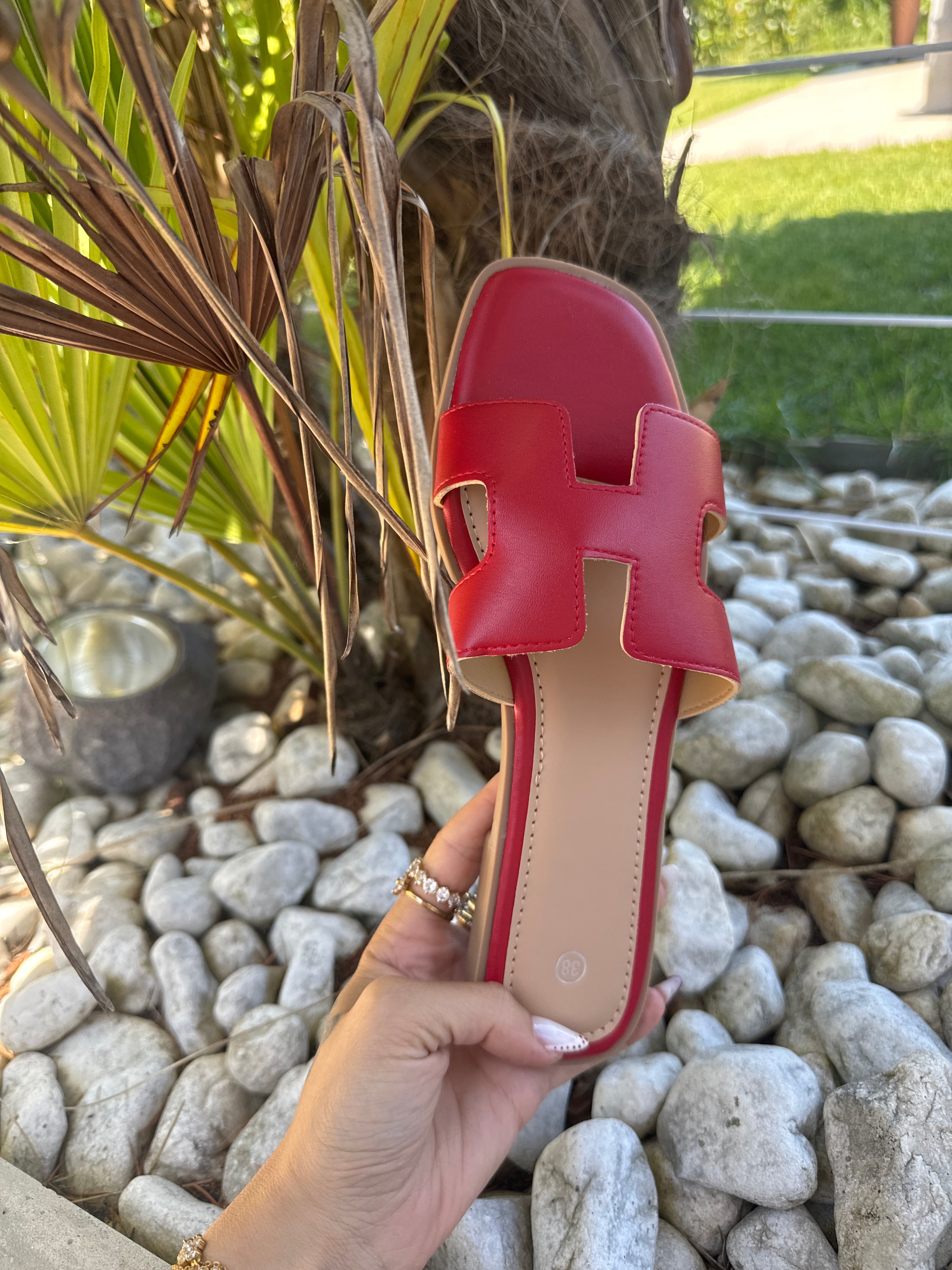 Claquettes inspi Oriane Rouge