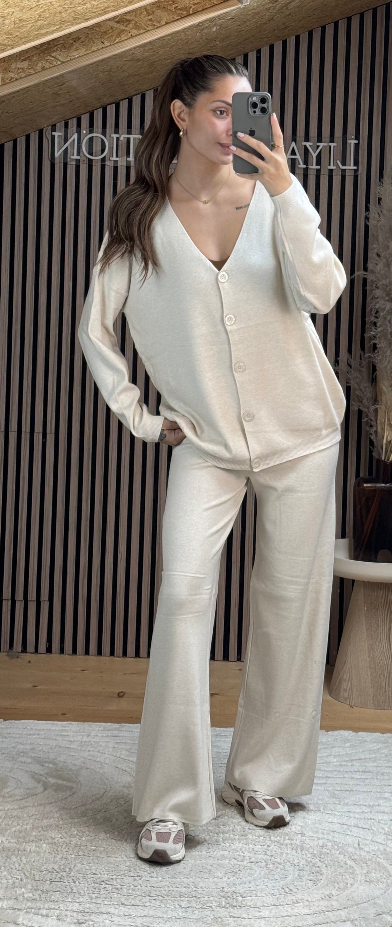 Ensemble à boutons écru