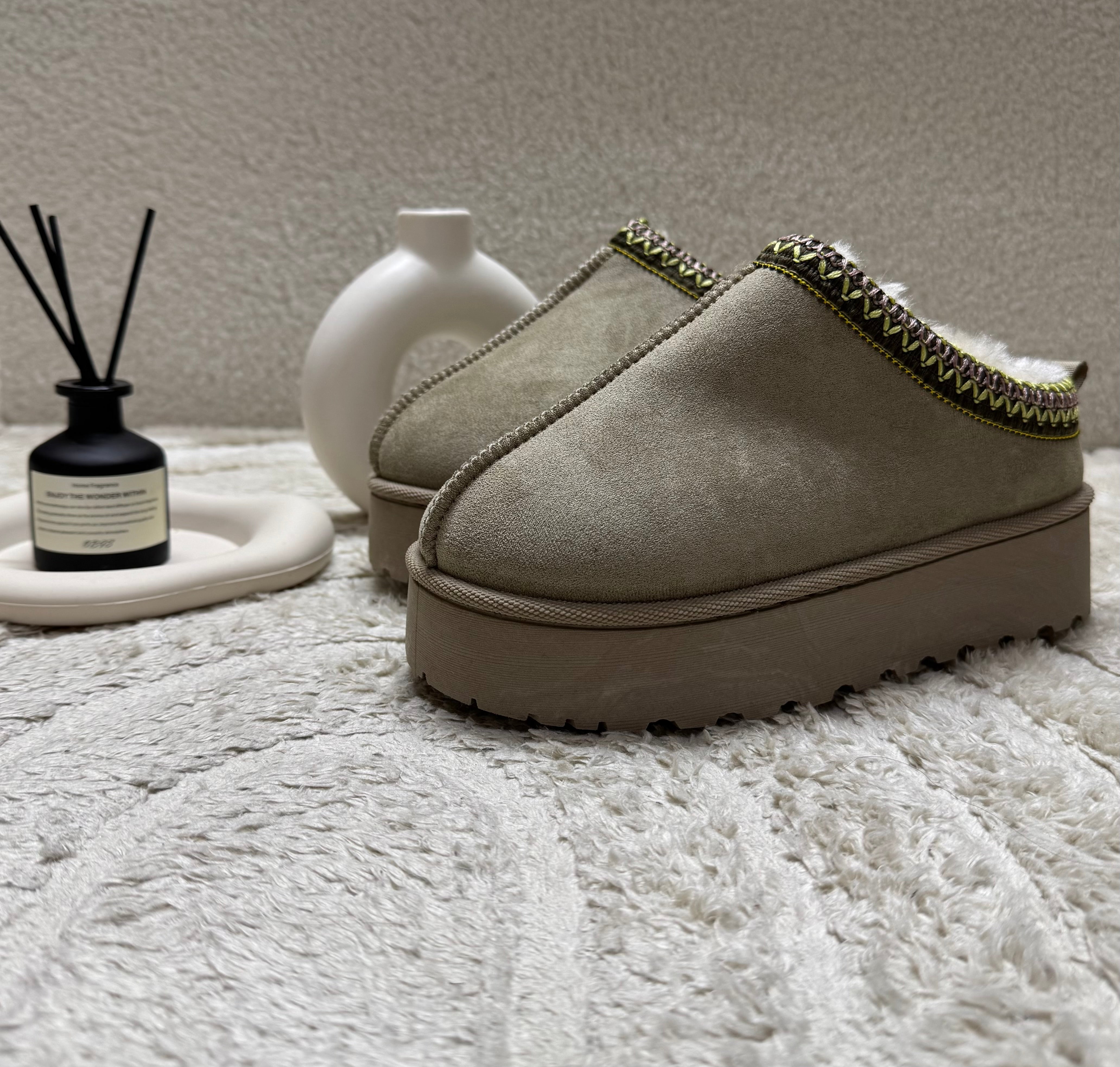 Chaussons inspi U Kaki Clair
