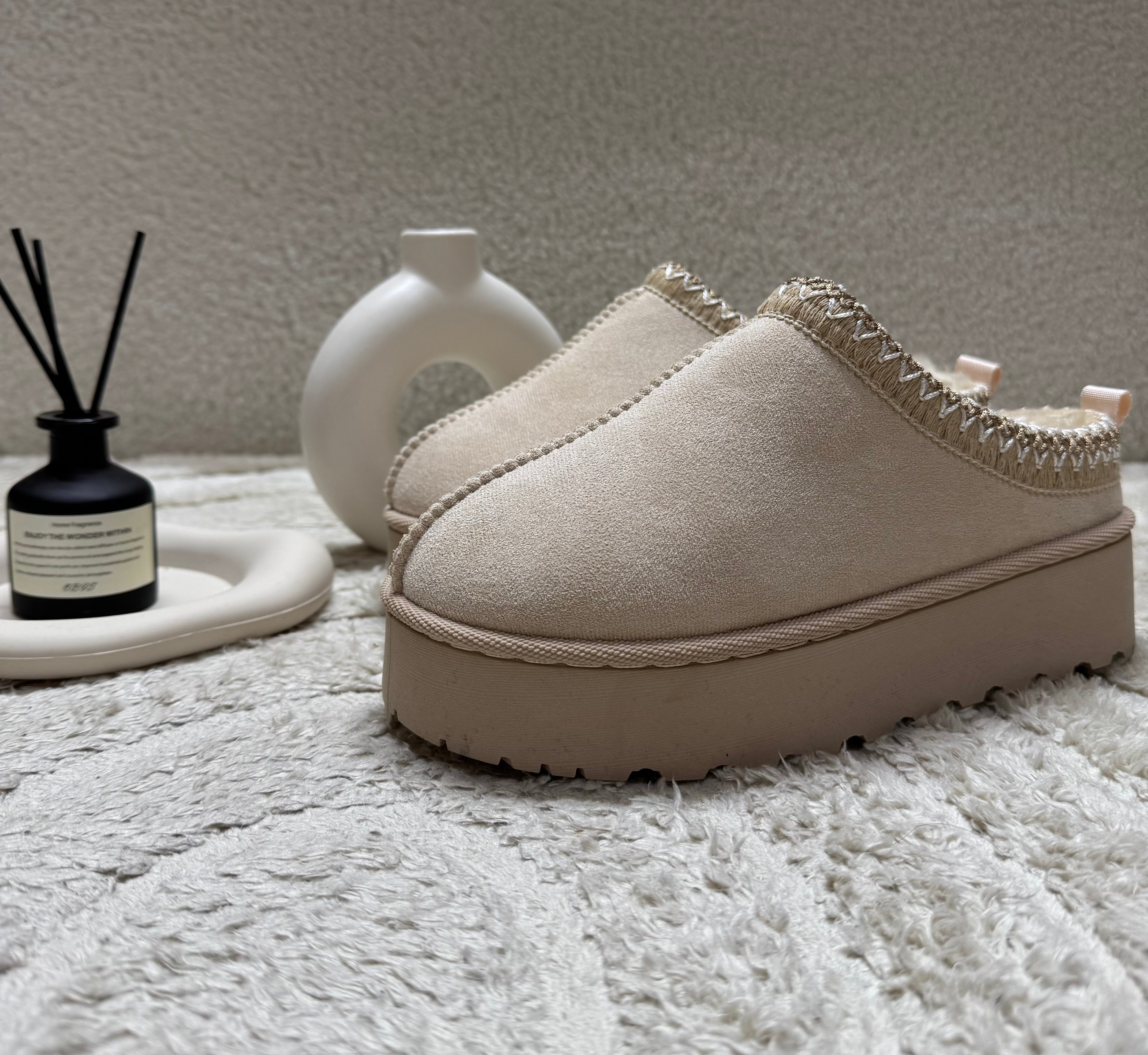Chaussons inspi U Écru