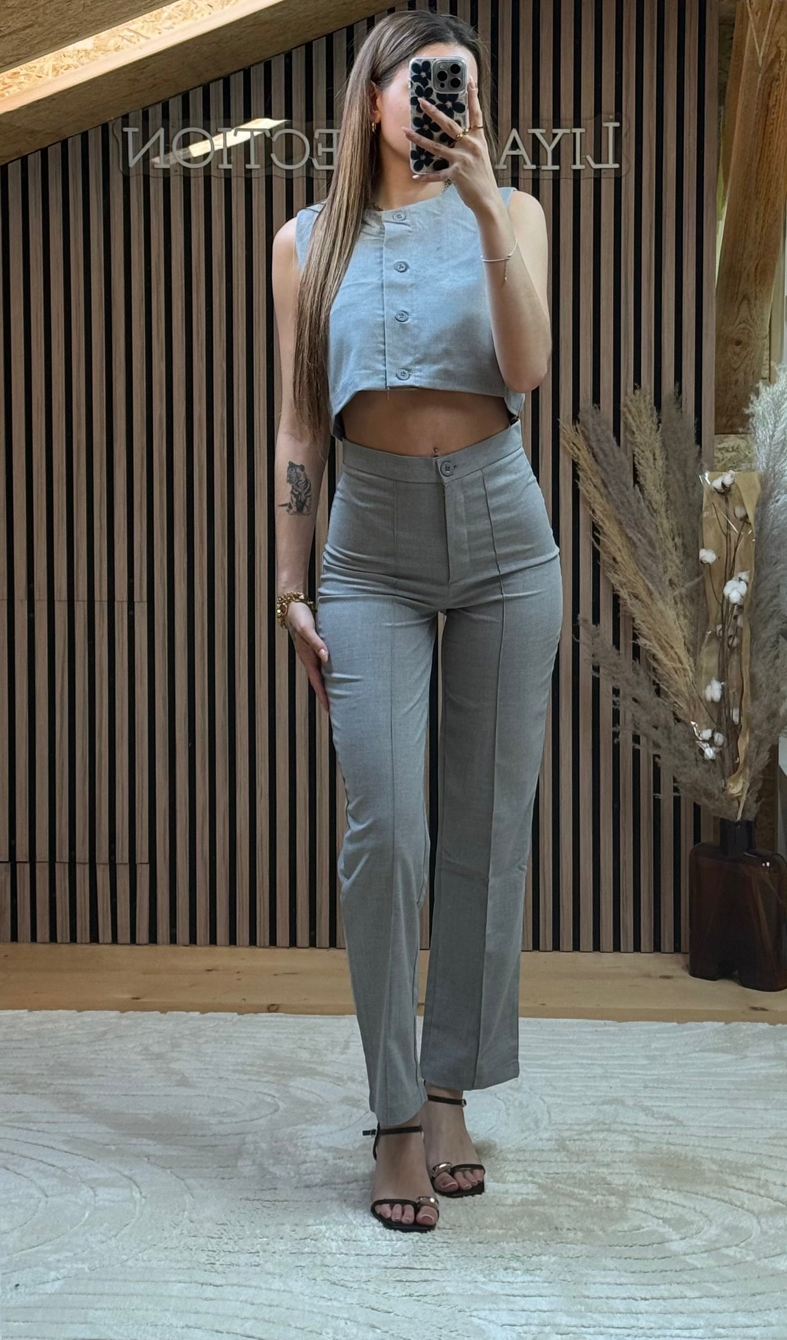 Ensemble Shannah Gris