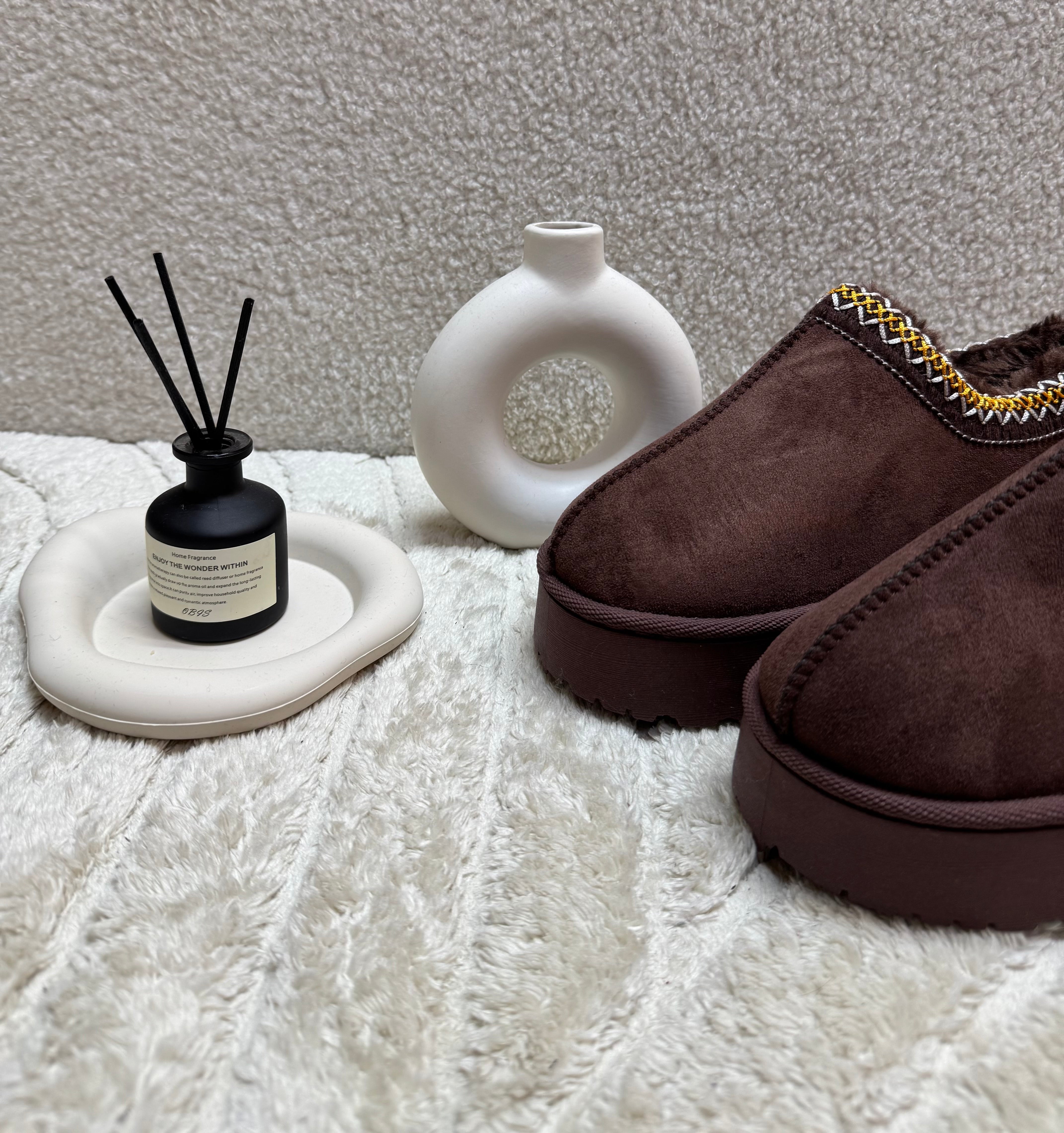 Chaussons inspi U Marron