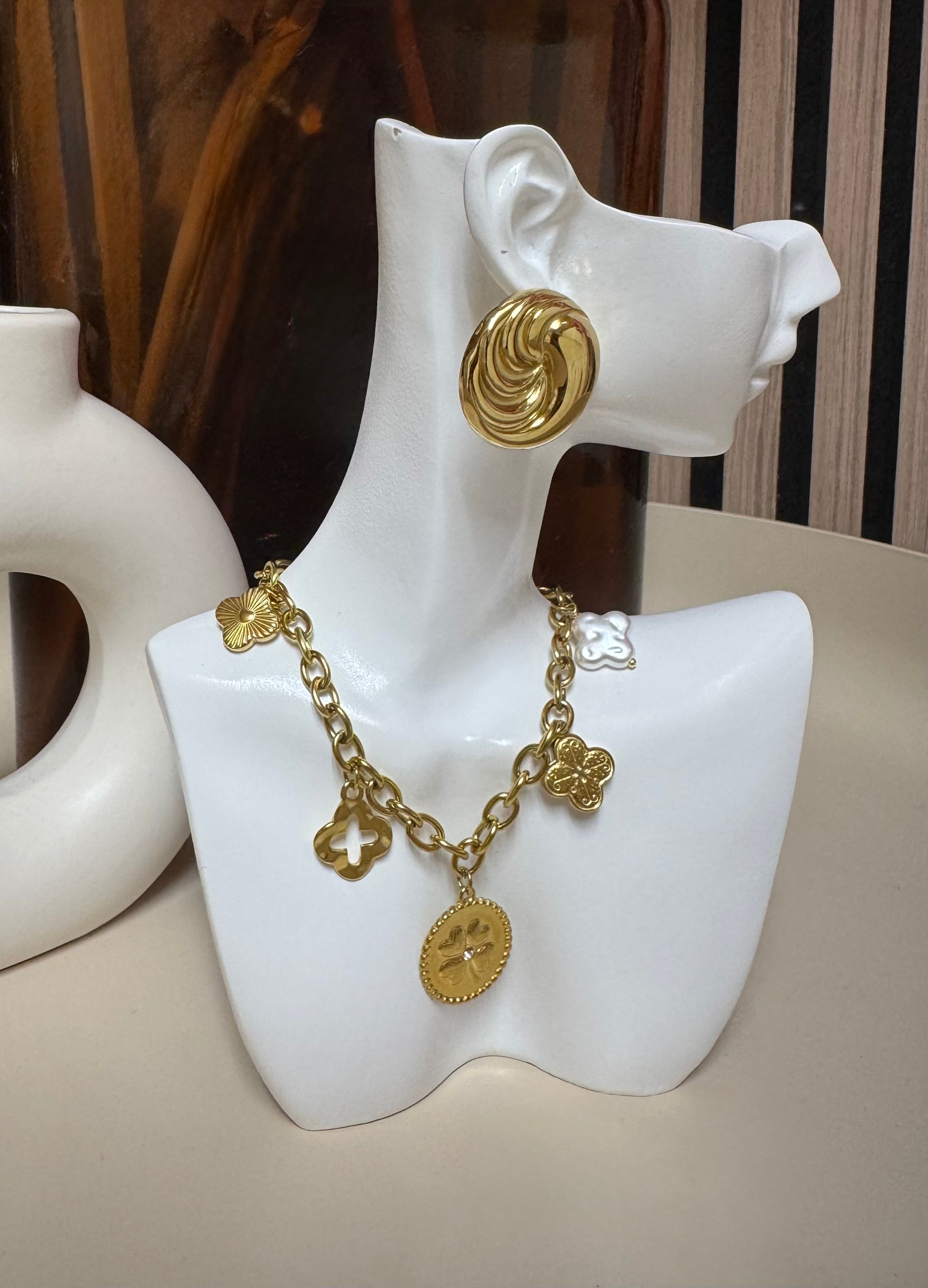 Collier Nael